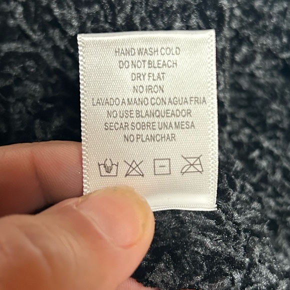 ‼️5/$25‼️ LOVE TREE SWEATER CARDIGAN MD - Picture 12 of 12